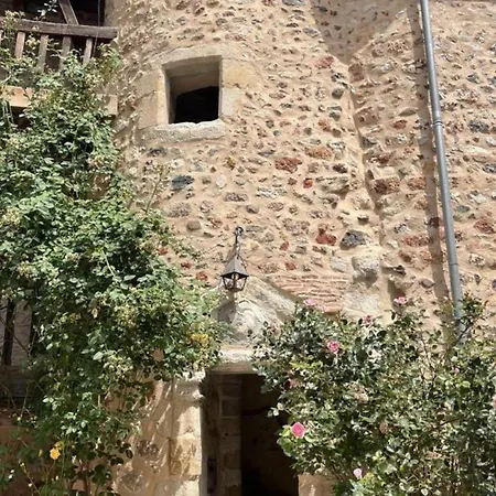 Ancien College Restaure: Charme Medieval, Linge Fourni - Fr-1-489-335 Holiday home